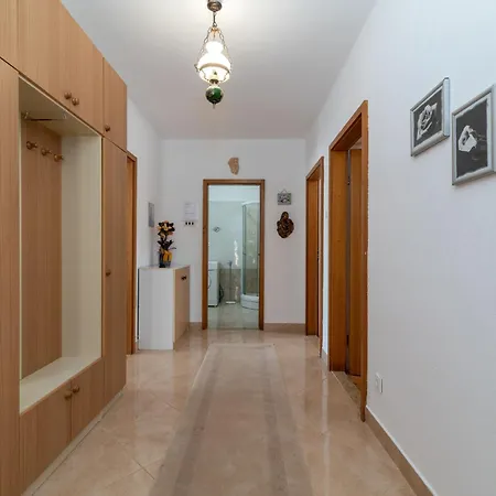 Melita Lara By Interhome * טרוגיר