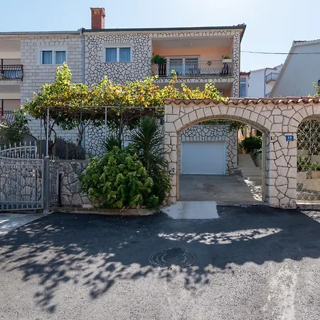 Melita Lara By Interhome