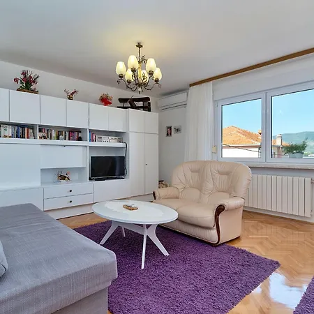 Apartman Melita Lara By Interhome Trogir